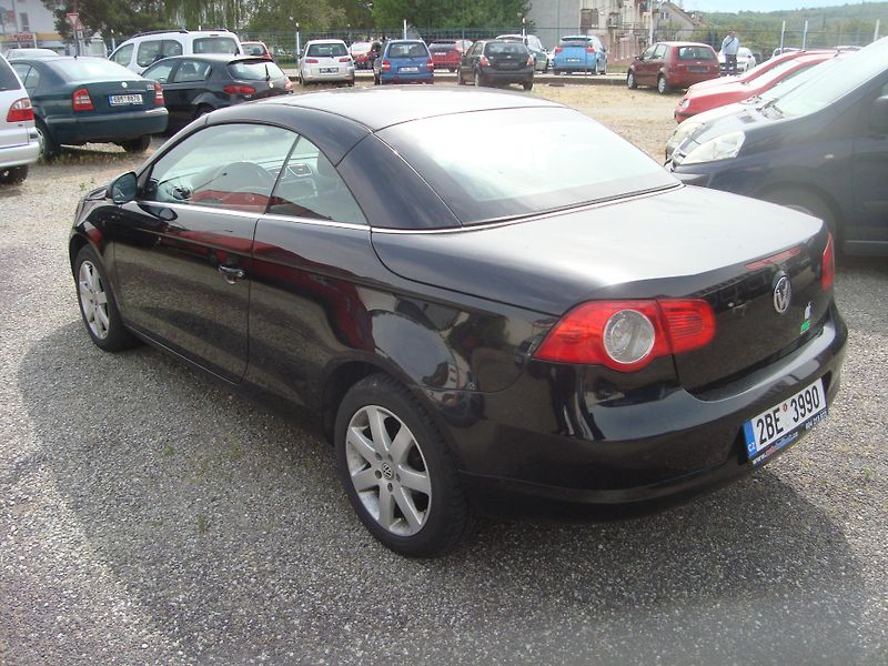 Volkswagen EOS (2007) 2,0 TDI Cabrio - fotka 4 z 19