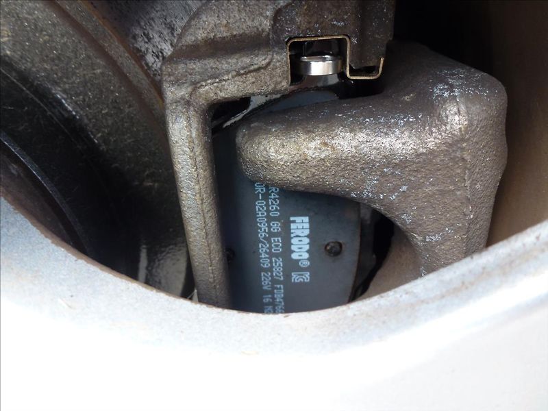 Citroën Grand C4 Picasso 1,2 PureTech 130HP Turbo 6MAN - fotka 45 z 51