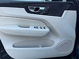 Volvo XC60 B5 AWD PLUS, ACC, LIGHT PAKET - náhled 8