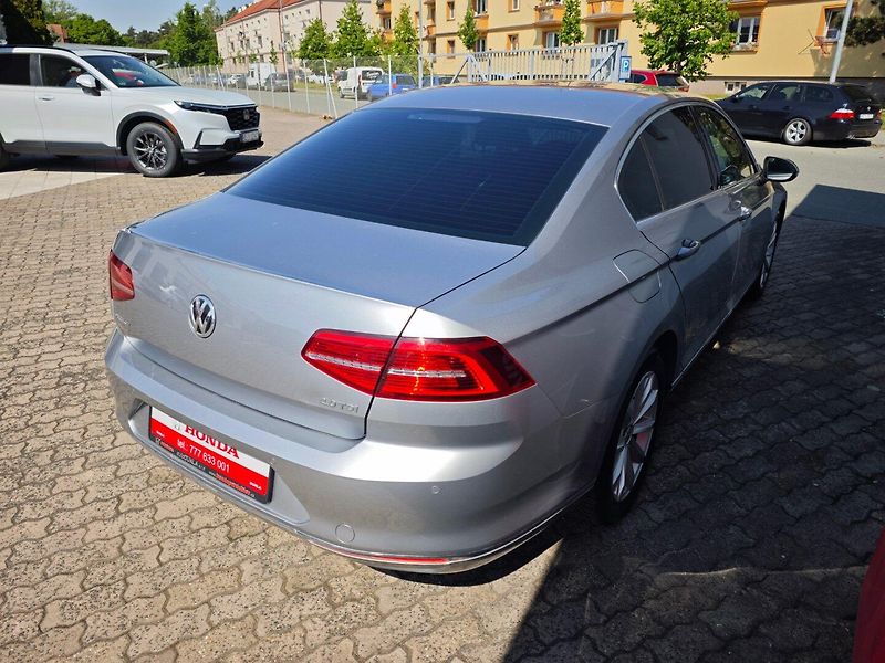 Volkswagen Passat (2017) 2.0 TDi Highline ACC Manuál - fotka 5 z 36