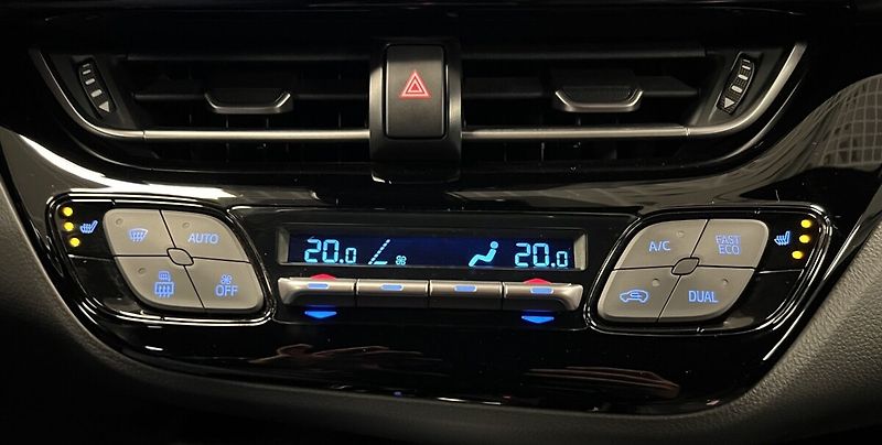 Toyota C-HR 2.0 STYLE - fotka 8 z 18