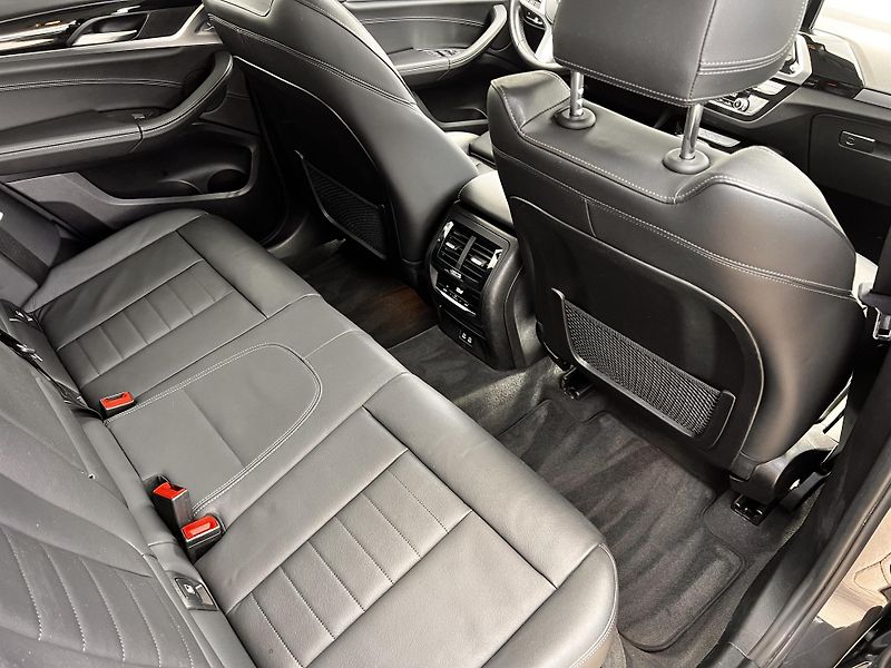 BMW X3 30e xDrive 1. majitel  - fotka 14 z 27