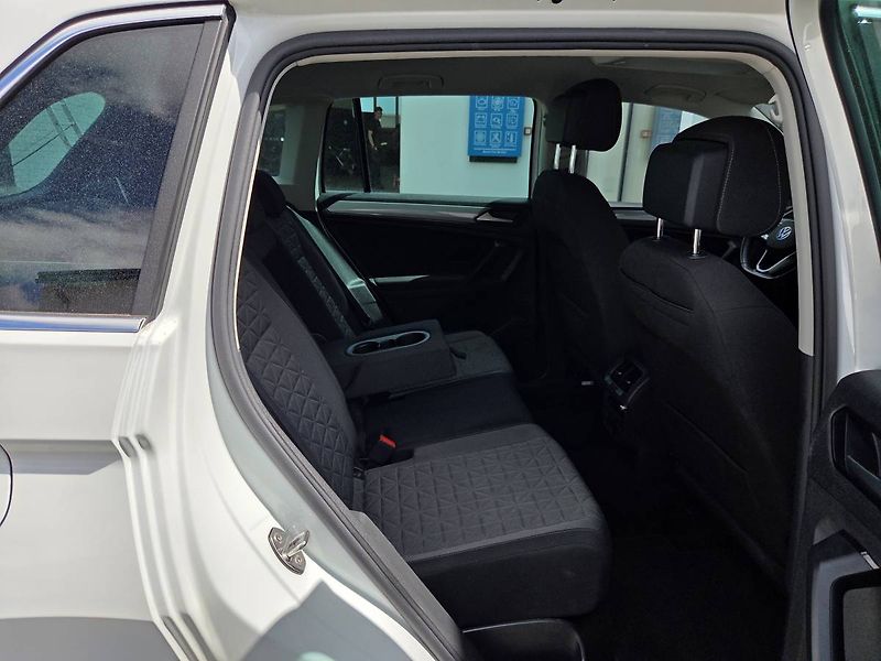 Volkswagen Tiguan (2021) 2.0 TDI DSG - fotka 41 z 46