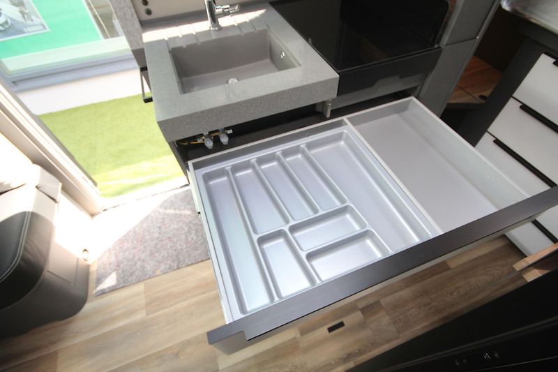 Niesmann+Bischoff (2025) iSmove 7.3F - fotka 46 z 77