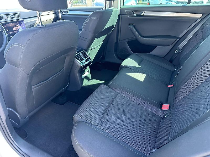 Škoda Superb 2.0 TDI 110kW Style - fotka 17 z 18