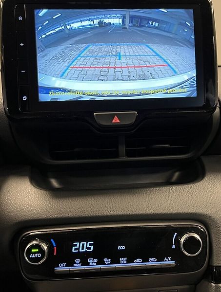 Toyota Yaris 1,5 Hybrid AT Comfort - fotka 6 z 15