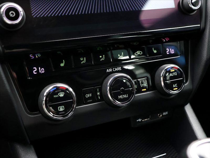 Škoda Octavia 2.0 TDI RS Challenge Matrix - fotka 27 z 39