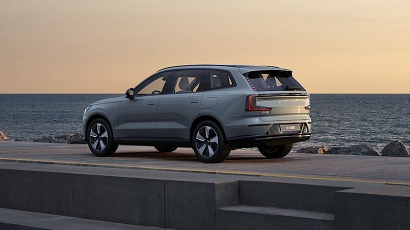 Volvo EX90 (2026) PLUS, Twin Motor, 300 kW / 408 - fotografie inzerátu