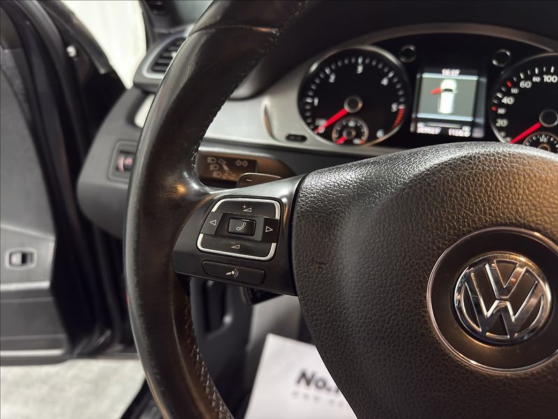 Volkswagen Passat 2,0   TDI DSG HIGHLINE BIXEN - fotka 11 z 42