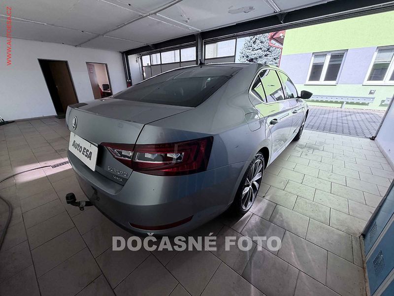 Škoda Superb (2017) 2.0 TDi 4x4, 2.maj,ČR, AT - fotka 2 z 3
