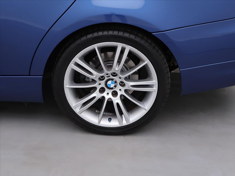 BMW Řada 3 3.0 325i 160kW Aut.klima - fotka 18 z 25