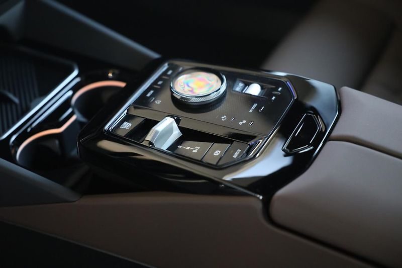 BMW Řada 5 540d xDrive Sedan - fotka 12 z 18