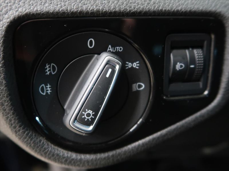 Volkswagen Golf 1,4 TSI 1.majitel - fotka 17 z 33