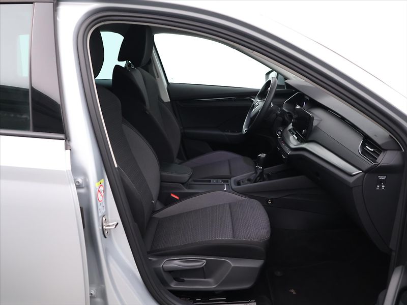 Škoda Octavia 2,0 TDI 85kW CZ 1.Maj LED DPH - fotka 12 z 31