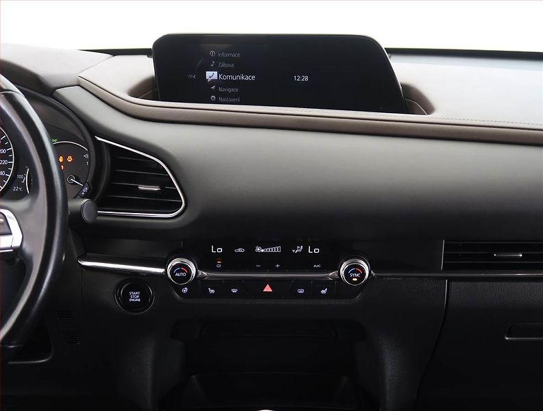 Mazda CX-30 (2022) Skyactiv-X 2.0 - fotka 12 z 22