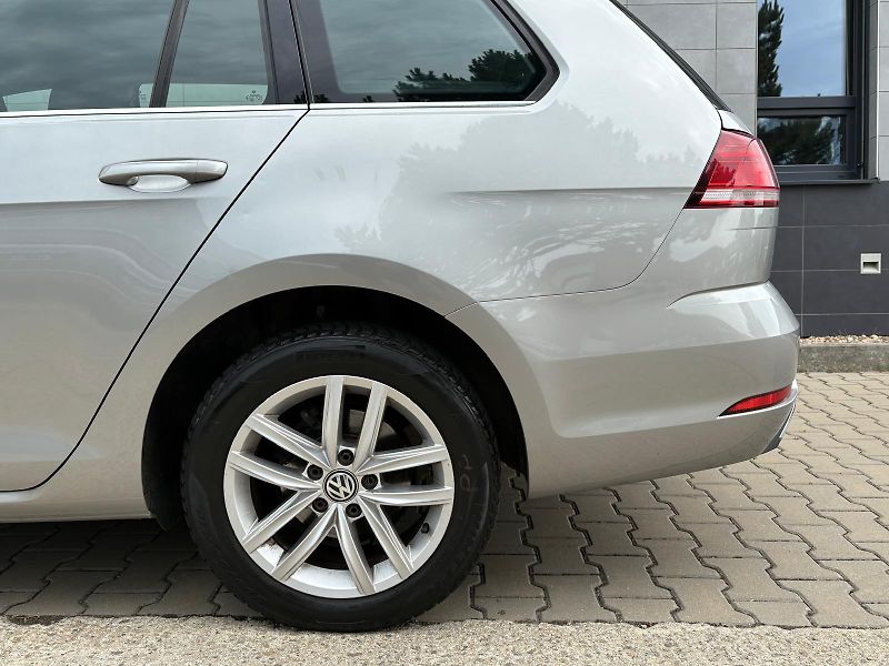 Volkswagen Golf Variant 1.4TGI 81 kW Highline ČR,1.MAJ - fotka 4 z 50