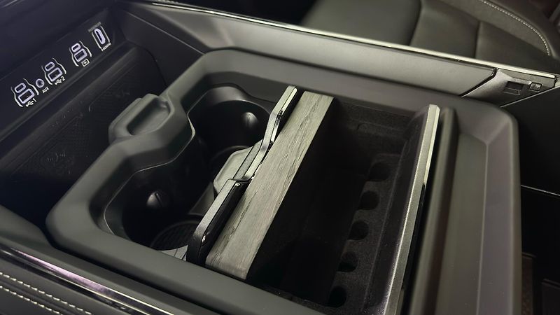 Dodge RAM NIGHT EDITION / 1500 SST H.O.  - fotka 50 z 55