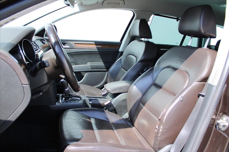 Škoda Superb 3.6 FSI 4x4 L&K NAVI DPH ČR - fotka 9 z 25