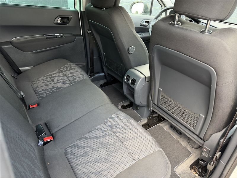 Peugeot 3008 1.6 HDi Head-Up - fotka 18 z 18