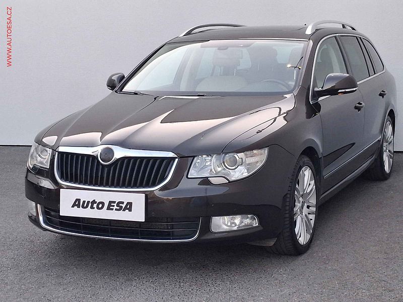 Škoda Superb (2012) 2.0TDi, DSG, bixenon - fotka 3 z 22