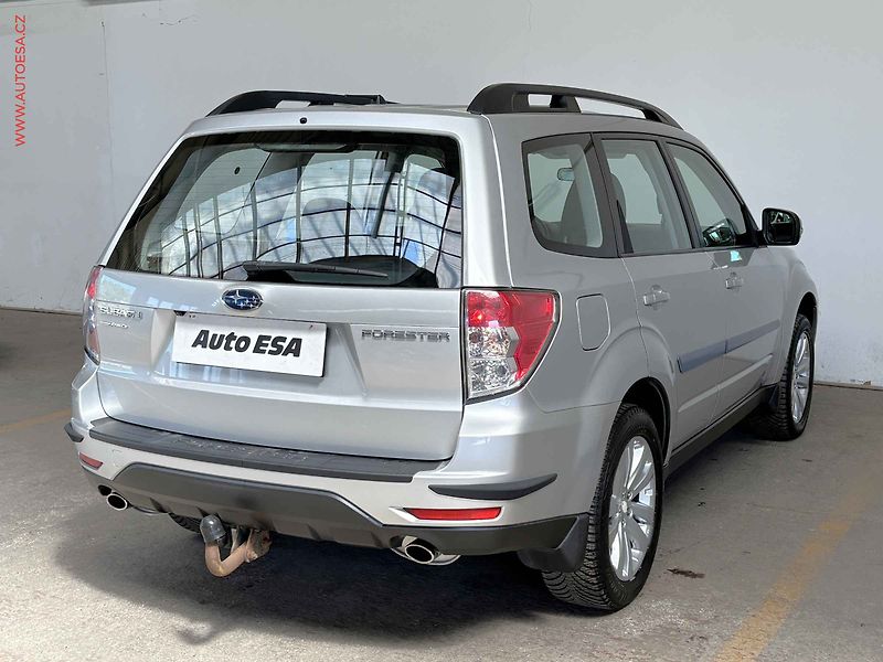 Subaru Forester (2011) 2.0i AWD, Střešní okno - fotka 4 z 15