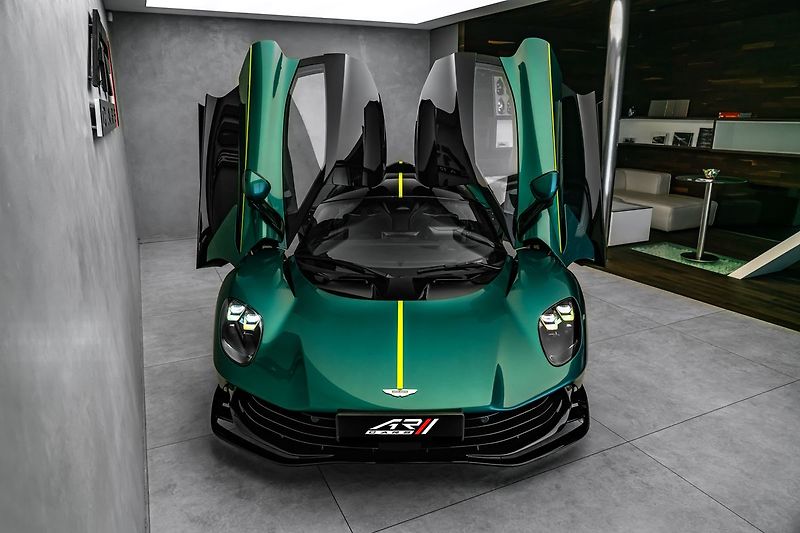 Aston Martin Valhalla - fotka 8 z 25