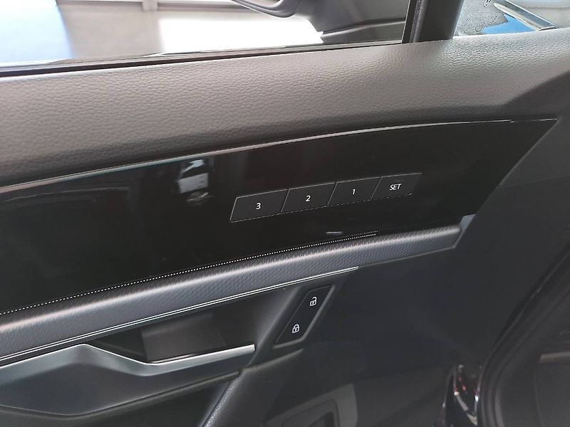 Volkswagen Touareg (2022) R-Line 3.0 TDI 4Motion (210kW/ - fotka 23 z 30