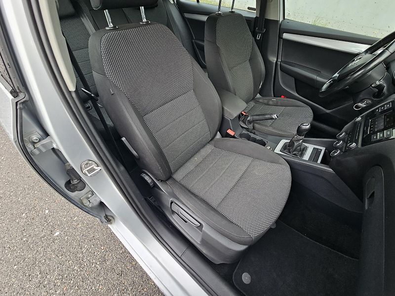 Škoda Octavia (2015) 3 1.6TDI TAŽNÉ  - fotka 15 z 17