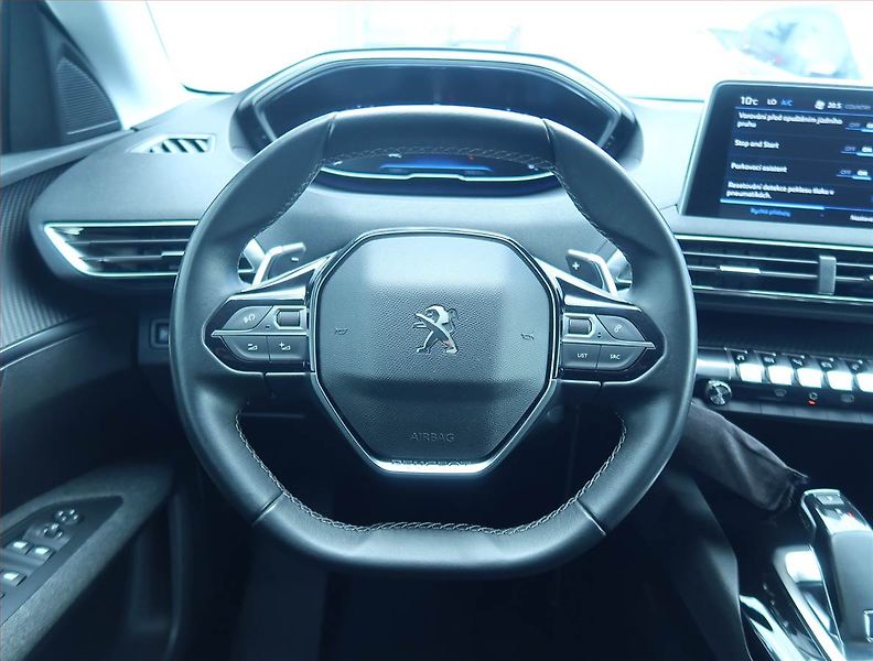 Peugeot 5008 (2020) Active PureTech 130 - fotka 18 z 19