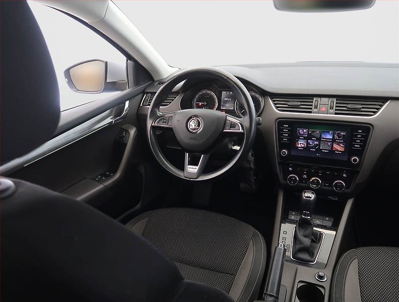 Škoda Octavia (2019) Scout 2.0 TDI, 4X4, Automat - fotka 7 z 23
