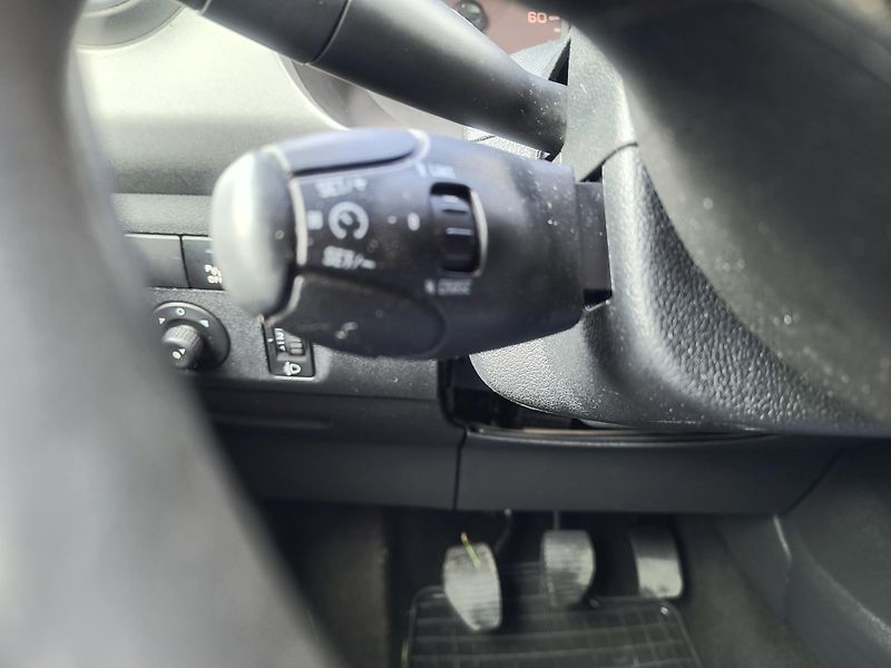 Citroën Berlingo (2011) 1.6 HDI MULTISPACE ČR/AC/PC/CD - fotka 27 z 35