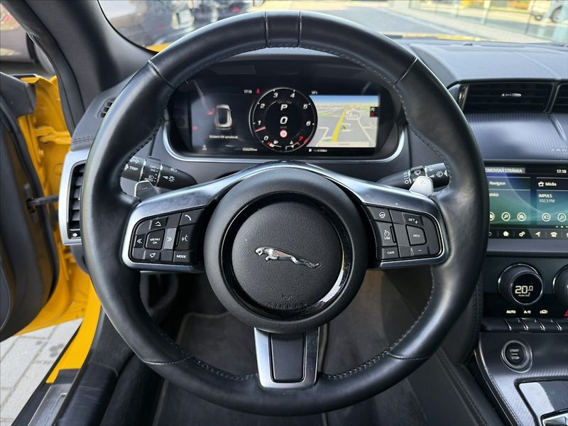 Jaguar F-Type 5,0 R-DYNAMIC P450 RWD - fotka 15 z 19