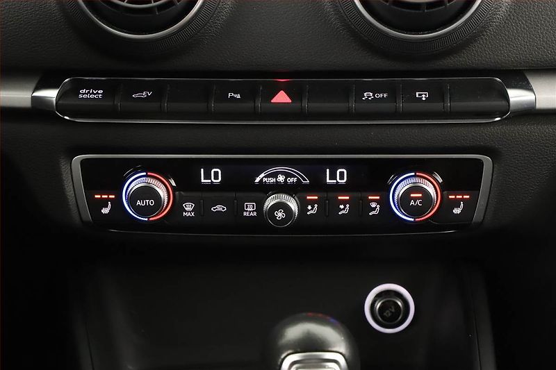 Audi A3 (2017) e-tron, Automat, Navi - fotka 17 z 21