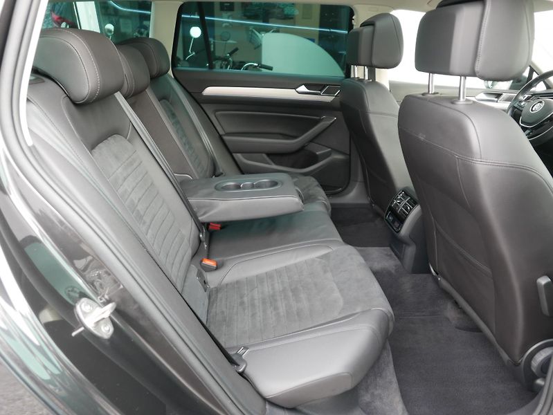 Volkswagen Passat 1,4 TSI GTE REZERVACE - fotka 25 z 44