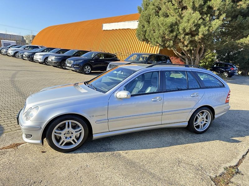 Mercedes-Benz Třídy C (2002) 32 AMG, UNIKÁTNÍ YOUNGTIMER!! - fotka 4 z 45