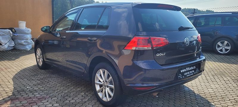 Volkswagen Golf (2015) 7 1,2 TSi 81kW benzín Lounge - fotka 7 z 35