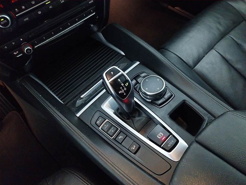 BMW X6 (2015) xDrive30d, 4X4, Automat - fotka 13 z 23