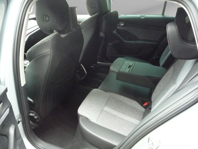 Škoda Octavia (2024) Combi 2,0TDi 110kW DSG Top Sel - fotka 8 z 19