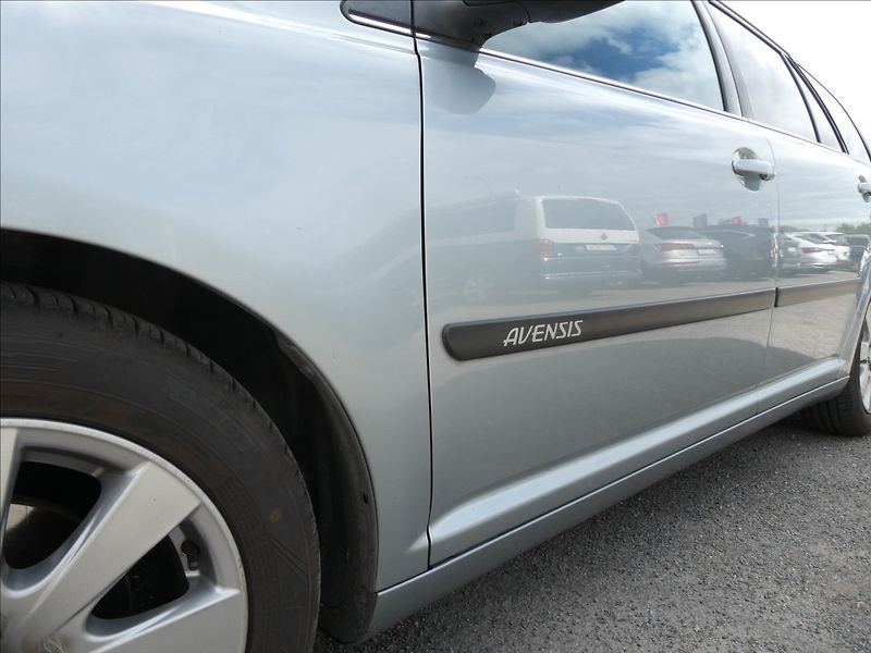 Toyota Avensis 1,8 16V 95kW závěs,digi.klima - fotka 13 z 32