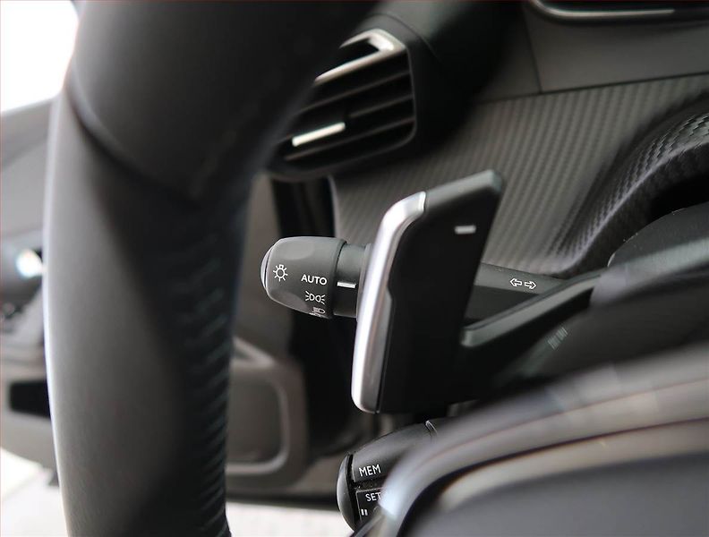 Peugeot 2008 (2025) 1.2 PureTech - fotka 26 z 26