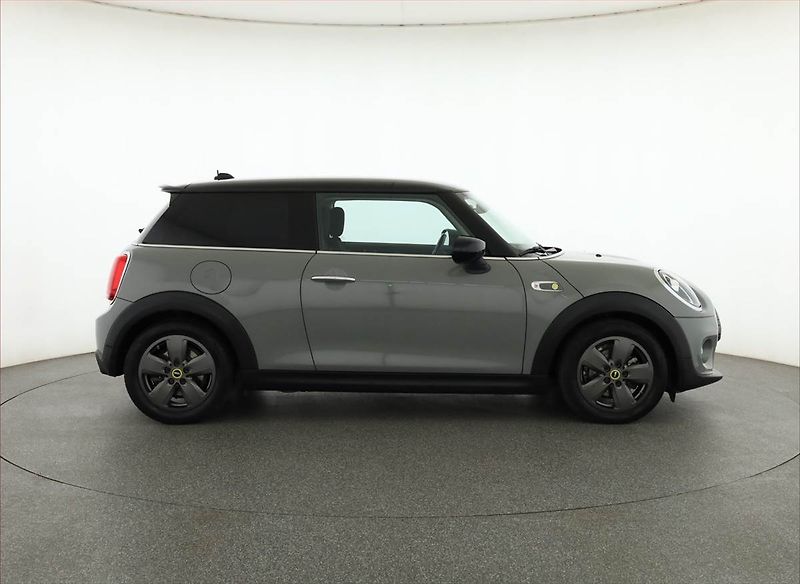 Mini Ostatní (2021) Cooper SE 32 kWh, SoH 94% - fotka 6 z 20