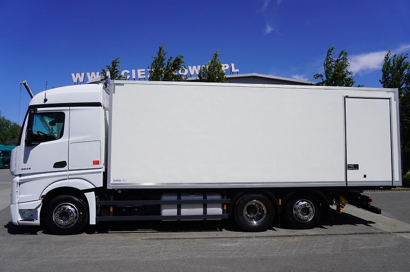 Mercedes-Benz Actros (2018) 2542 / GIGA cabin - fotka 4 z 25