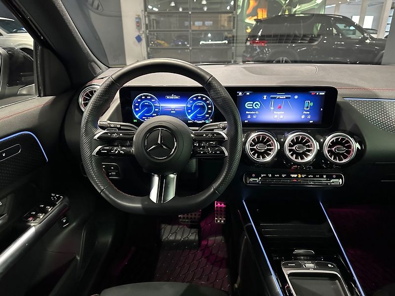 Mercedes-Benz EQA 300 4M AMG Advanced DISTRO - fotka 7 z 12