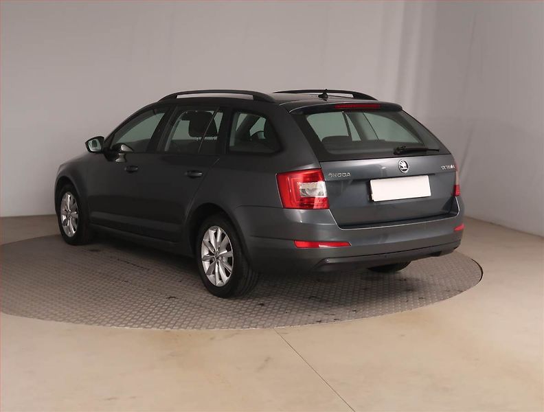 Škoda Octavia (2015) Ambition Plus 1.6 TDI, Automat - fotka 4 z 18