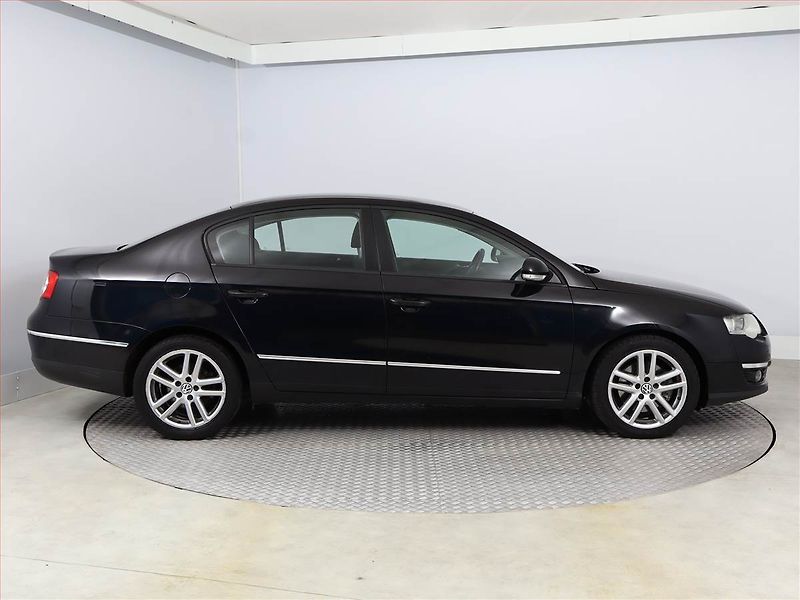 Volkswagen Passat (2009) 1.4 TSI, po STK, udržované - fotka 6 z 11