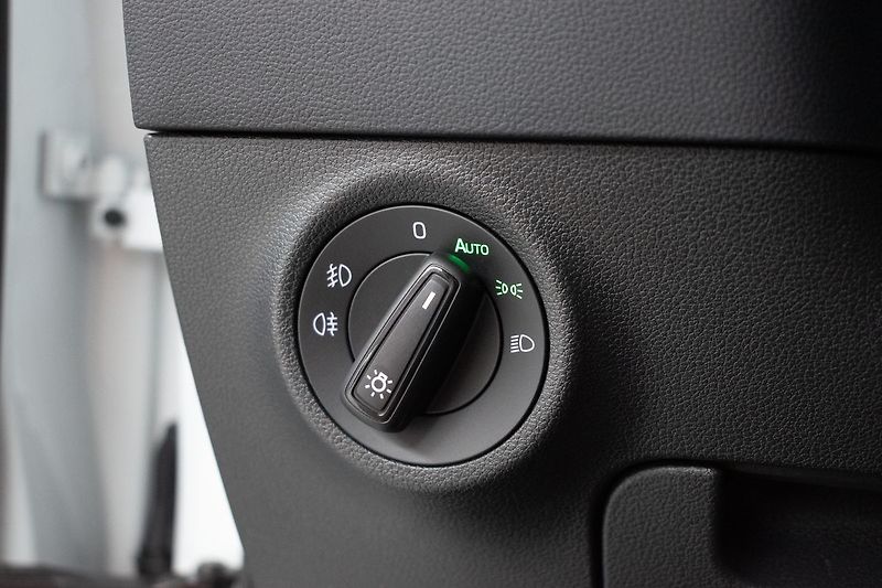 Škoda Karoq 1.5 TSI AMBITION*DPH*ČR 1.MAJ* - fotka 15 z 35