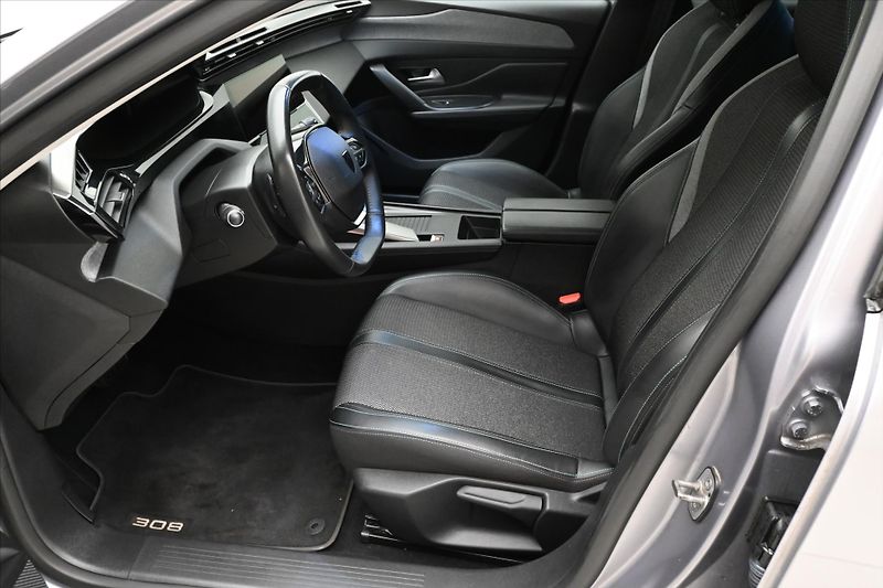 Peugeot 308 1,5 BlueHDI 96 kW ALLURE AT8 Z - fotka 13 z 31