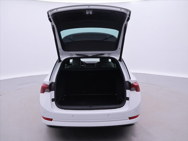 Škoda Octavia 2,0 TDI 110kW DSG Style CZ - fotka 9 z 40