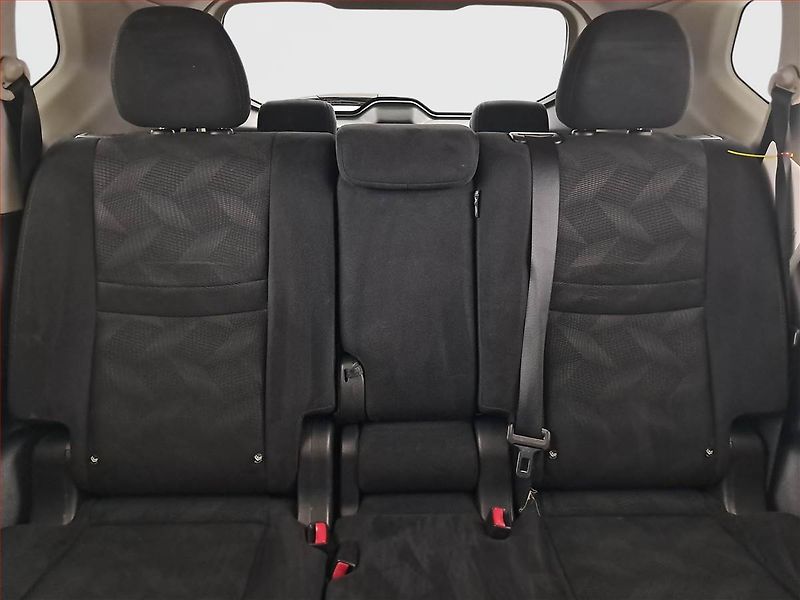 Nissan X-Trail (2015) 1.6 dCi, 4X4, 7 míst - fotka 10 z 22