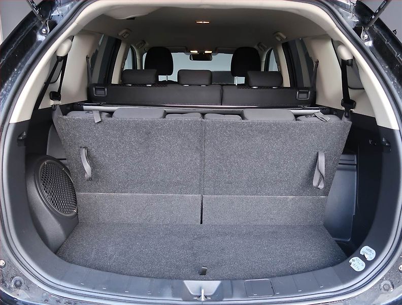 Mitsubishi Outlander (2013) 2.2 DI-D, 4X4, 7 míst, ČR - fotka 15 z 18